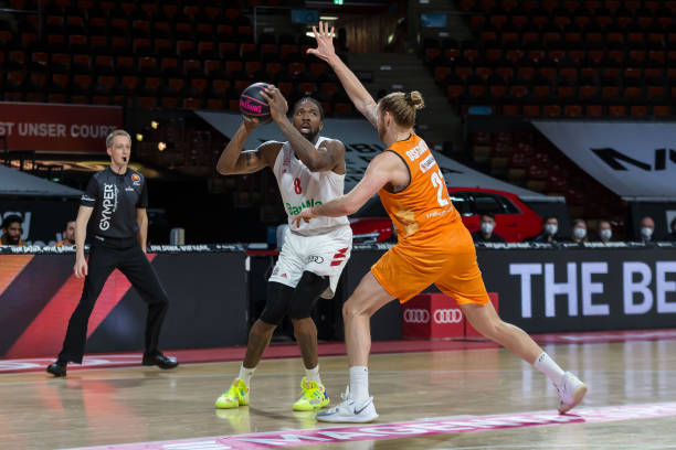 不仅是对俱 不仅是对俱