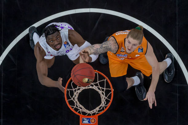 裁判判罚为 裁判判罚为