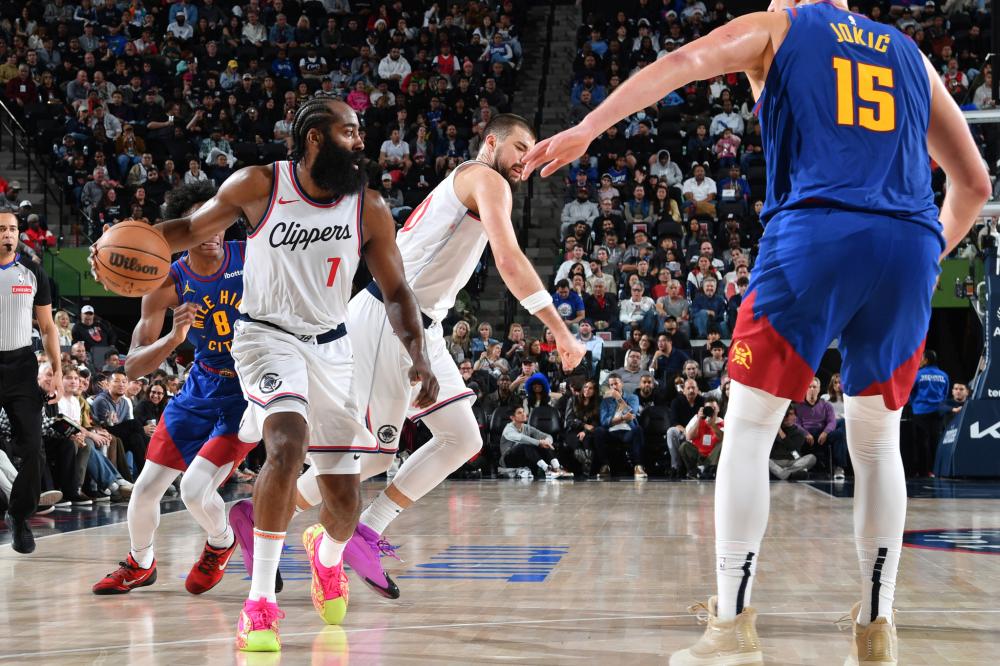 并非同队队 并非同队队